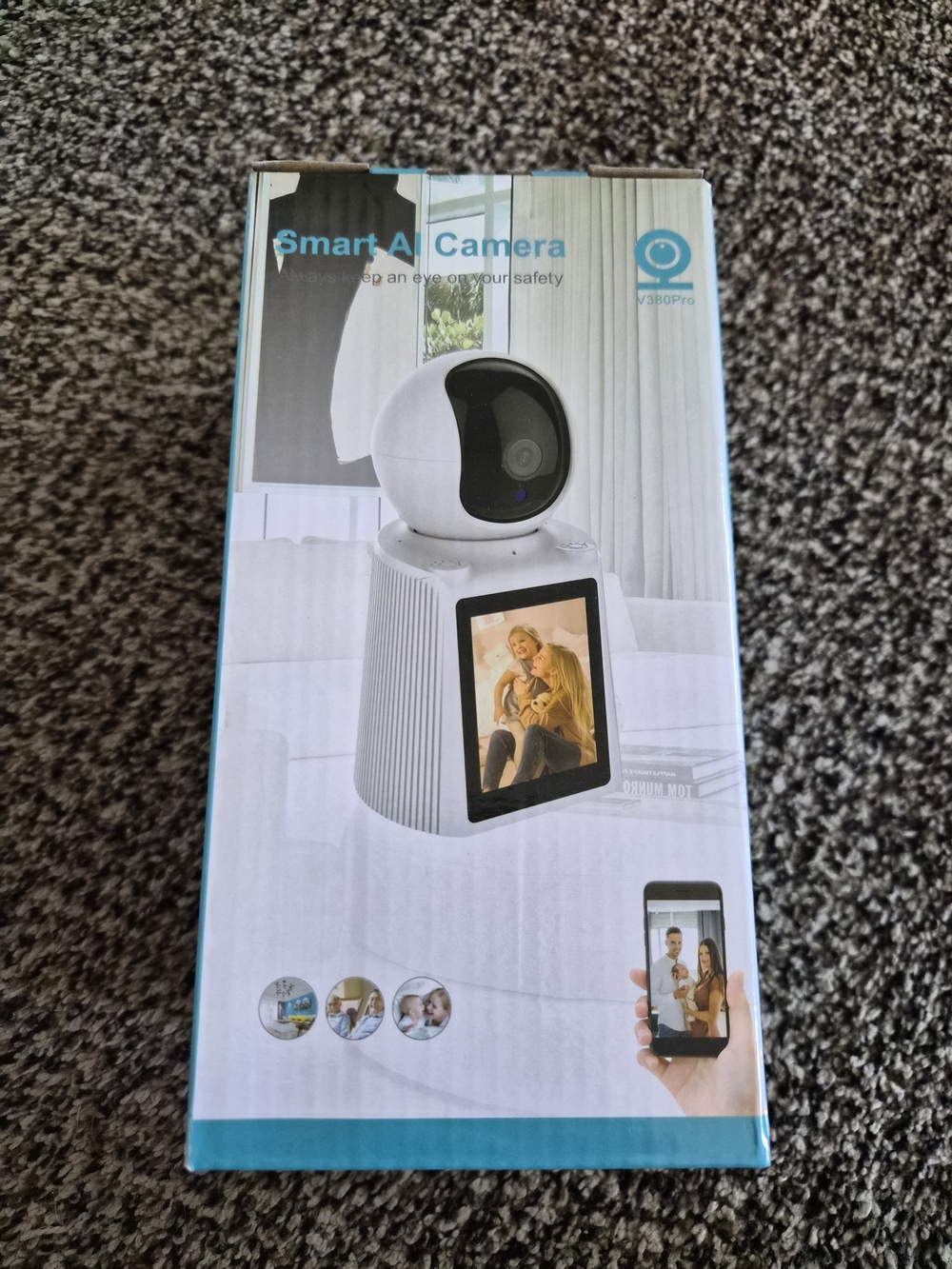 Smart AI Camera with Display - New